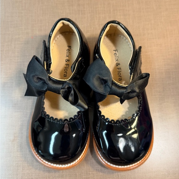 Felix & Flora Black Patton Shoes Size 7 - Picture 6 of 10